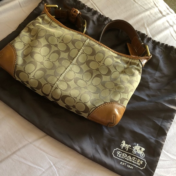 Authentic Coach handbag - Picture 4 of 5